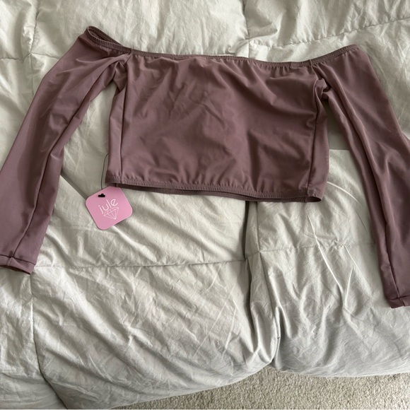 Jule Dancewear meshie crop top - Picture 3 of 3